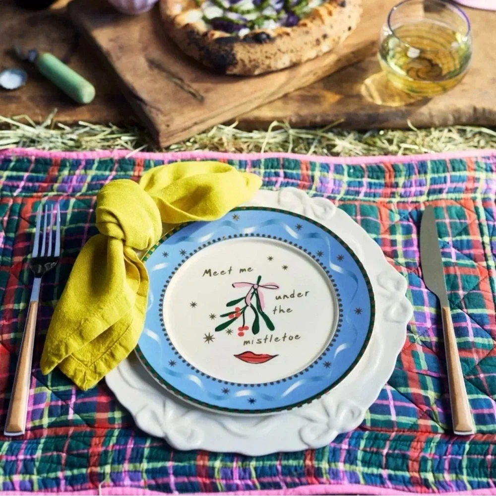 2 NEW ANTHROPOLOGIE CAROLINE HOLIDAY DESSERT PLATES Meet me under the mistletoe